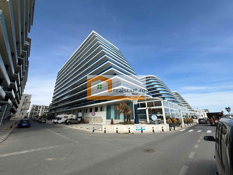Doua camere, vedere la mare, prima linie, 3/8, terasa 15 mp, loc parcare.